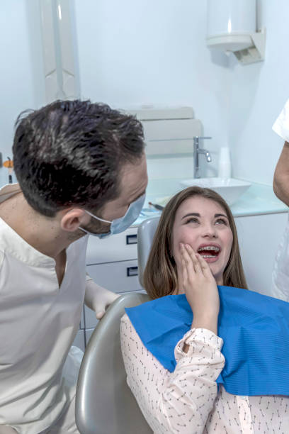 Best Emergency Tooth Extraction  in Warm Mineral Springs, FL